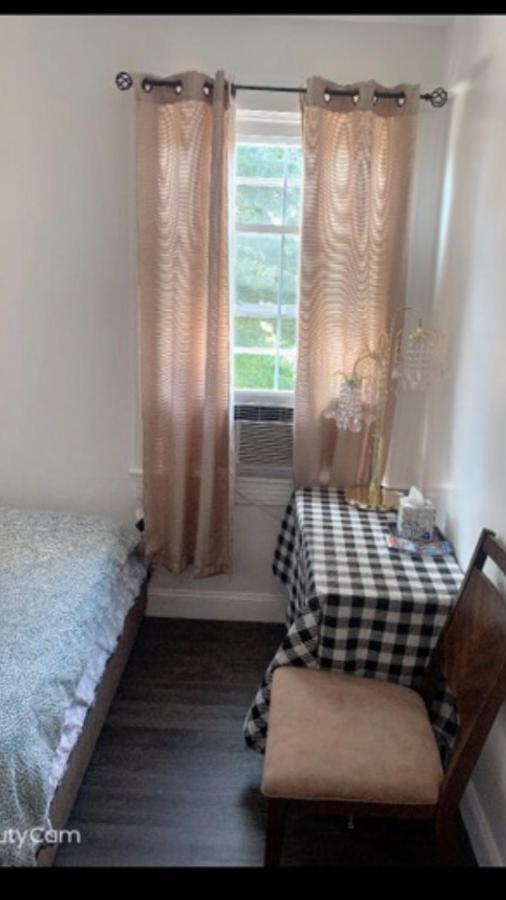 Beautiful Bedroom Next Jhu Baltimore Exterior photo